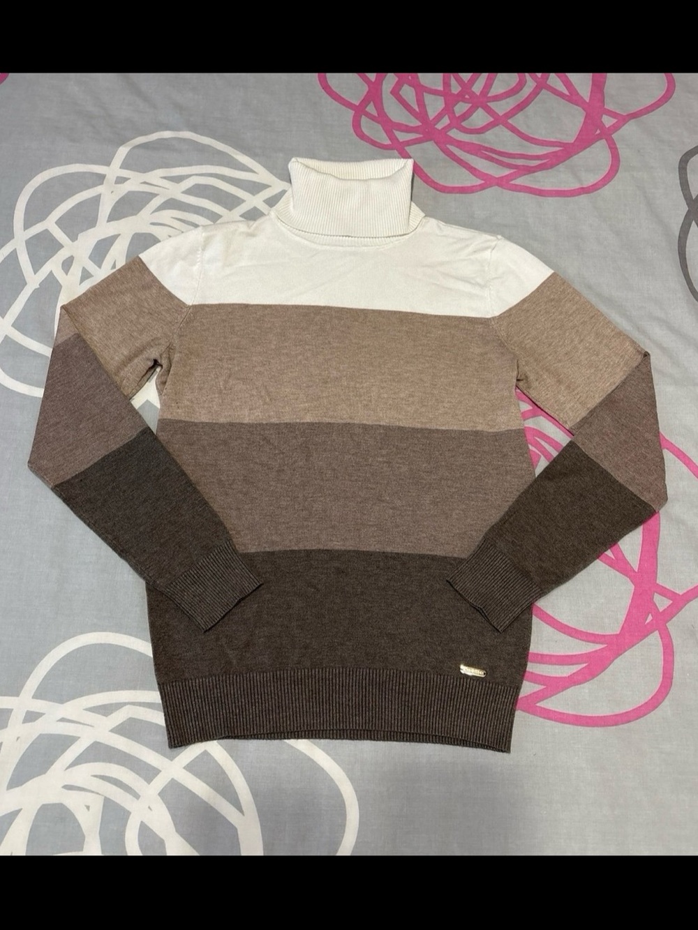 Calvin Klein White and Brown Gradient Turtleneck